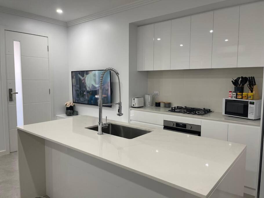 Apartment Comfy 1 Bedroom Catherine Field *